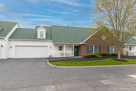 253 Village Dr, Johnstown, OH 43031