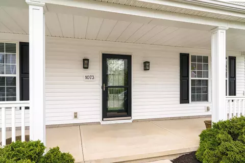 Exterior - 1073 Eberton Ave, Blacklick, OH 43004 photo 2 of 7