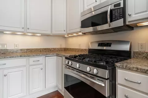 Kitchen - 1073 Eberton Ave, Blacklick, OH 43004 photo 3 of 4