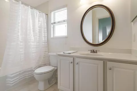 Bath - 1073 Eberton Ave, Blacklick, OH 43004 photo 4 of 4