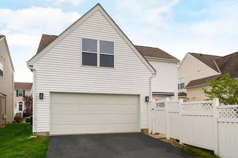 Exterior - 1073 Eberton Ave, Blacklick, OH 43004 photo 3 of 7