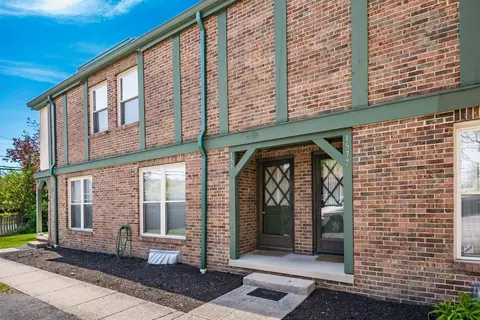 1579 Sandringham Dr, Columbus, OH 43220