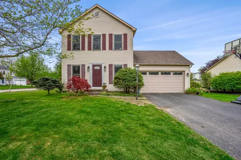 3187 Prairie Gardens Dr, Hilliard, OH 43026