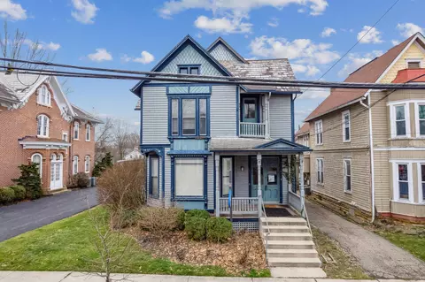 127 S Prospect St, Granville, OH 43023