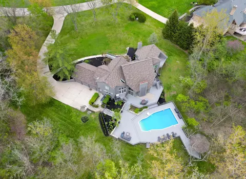 613 Cardinal Hill Ln, Powell, OH 43065