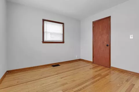 Bedroom - 1424 E Main St, Lancaster, OH 43130 photo 1 of 3