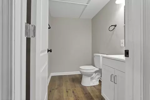 Bath - 1424 E Main St, Lancaster, OH 43130 photo 3 of 3