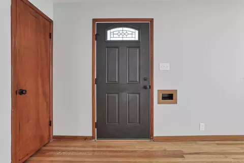 Entry Way - 1424 E Main St, Lancaster, OH 43130 photo 1 of 1