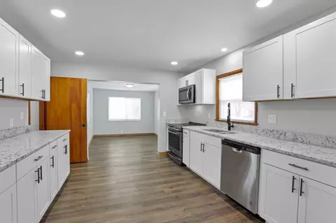 Kitchen - 1424 E Main St, Lancaster, OH 43130 photo 1 of 5
