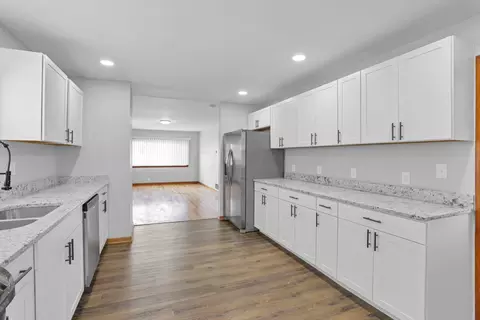 Kitchen - 1424 E Main St, Lancaster, OH 43130 photo 3 of 5