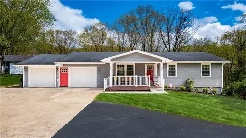 2976 E Military Rd, Zanesville, OH 43701