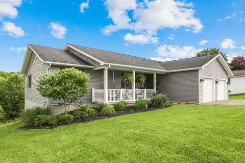 639 Mellwood Dr, New Lexington, OH 43764