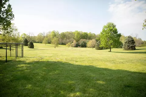 Exterior - 8857 Ringgold Fairfield Rd, Circleville, OH 43113 photo 3 of 11