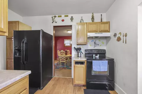 Kitchen - 760 E Main St, Newark, OH 43055 photo 5 of 6