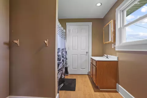 Bath - 760 E Main St, Newark, OH 43055 photo 1 of 4
