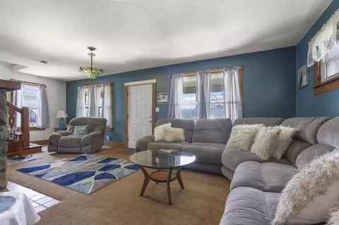 Living - 760 E Main St, Newark, OH 43055 photo 3 of 5