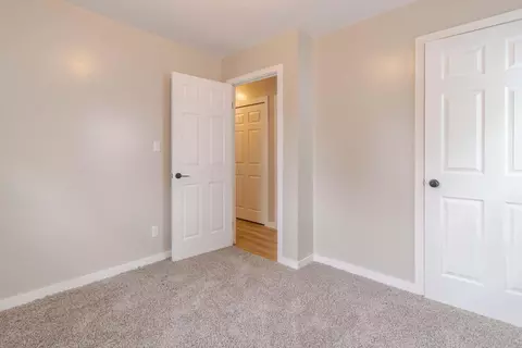 Bedroom - 520 Mohawk Dr, Lancaster, OH 43130 photo 3 of 3