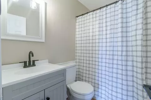 Bath - 520 Mohawk Dr, Lancaster, OH 43130 photo 1 of 1