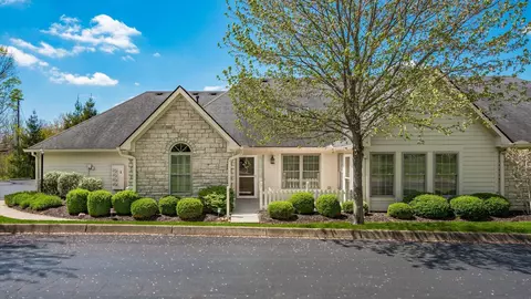 1495 Pine View Dr, Lancaster, OH 43130