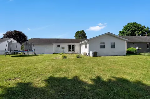 Exterior - 418 Chatham Rd, Circleville, OH 43113 photo 2 of 2