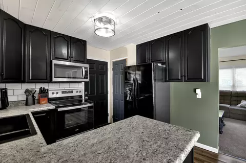 Kitchen - 418 Chatham Rd, Circleville, OH 43113 photo 3 of 3