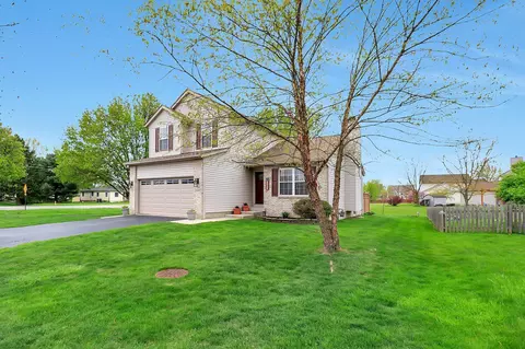 Exterior - 2000 Ashburn Dr, Delaware, OH 43015 photo 2 of 8