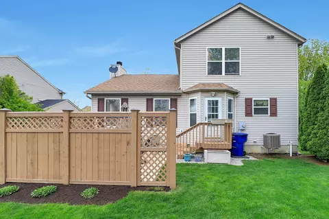 Exterior - 2000 Ashburn Dr, Delaware, OH 43015 photo 4 of 8
