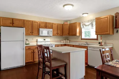 Kitchen - 2000 Ashburn Dr, Delaware, OH 43015 photo 3 of 4