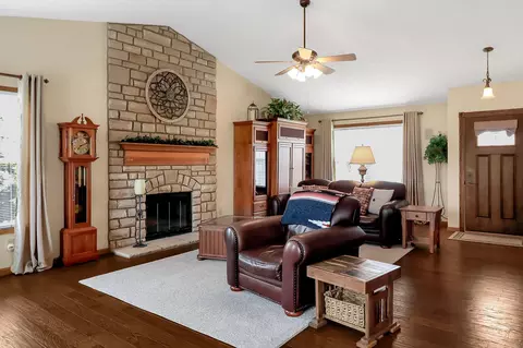Living - 2000 Ashburn Dr, Delaware, OH 43015 photo 3 of 3