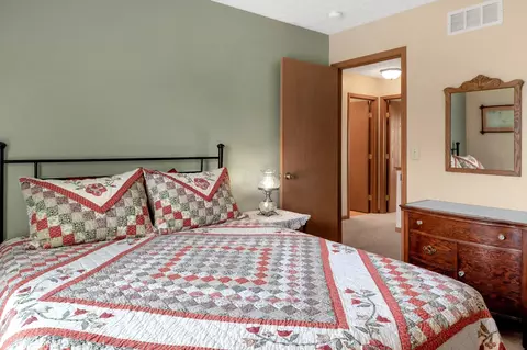 Bedroom - 2000 Ashburn Dr, Delaware, OH 43015 photo 1 of 4