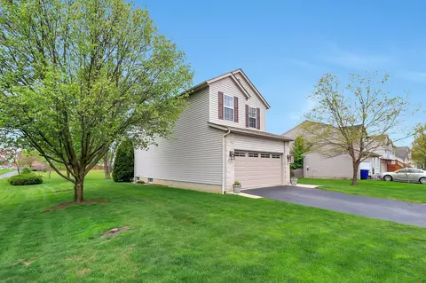 Exterior - 2000 Ashburn Dr, Delaware, OH 43015 photo 3 of 8