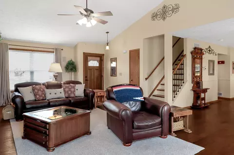 Living - 2000 Ashburn Dr, Delaware, OH 43015 photo 2 of 3