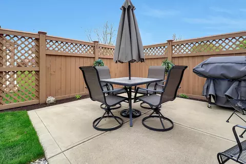 Exterior - 2000 Ashburn Dr, Delaware, OH 43015 photo 6 of 8