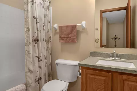 Bath - 2000 Ashburn Dr, Delaware, OH 43015 photo 2 of 2