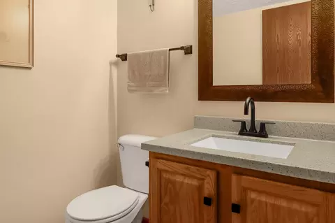 Bath - 2000 Ashburn Dr, Delaware, OH 43015 photo 1 of 2