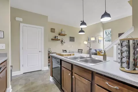 1453 Bexton Loop, Columbus, OH 43209 photo 9