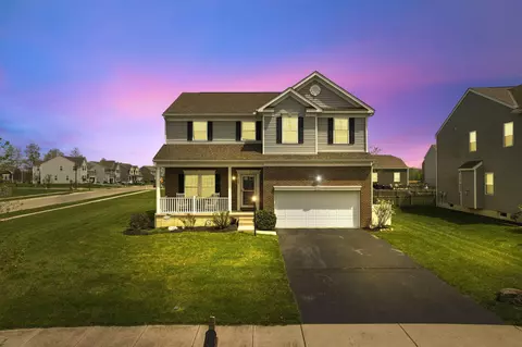 224 Weeping Willow Run Dr, Johnstown, OH 43031