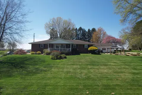 6346 Newark Rd, Nashport, OH 43830