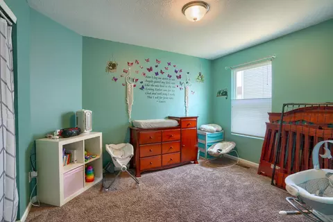 Bedroom - 360 Sycamore Dr, Circleville, OH 43113 photo 3 of 7