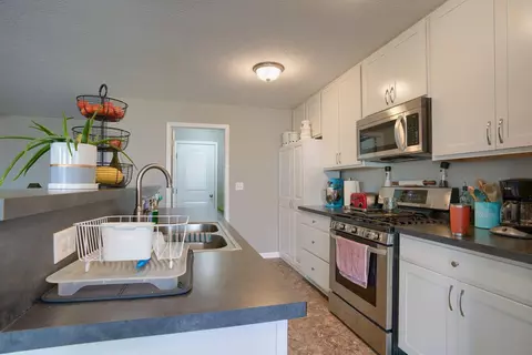 Kitchen - 360 Sycamore Dr, Circleville, OH 43113 photo 3 of 5