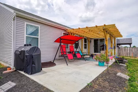 Exterior - 360 Sycamore Dr, Circleville, OH 43113 photo 3 of 3