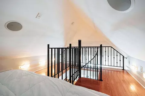 Bedroom - 904 E Broad St E, Columbus, OH 43205 photo 1 of 1