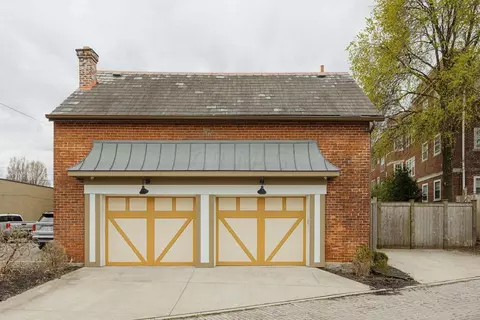 Exterior - 904 E Broad St E, Columbus, OH 43205 photo 16 of 16