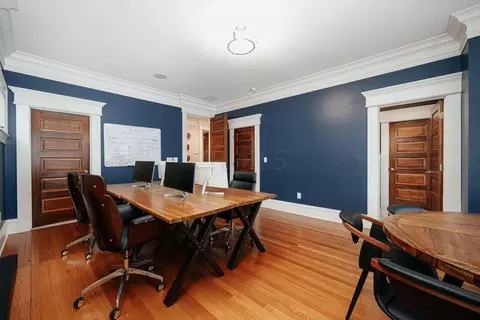 Dining - 904 E Broad St E, Columbus, OH 43205 photo 6 of 6