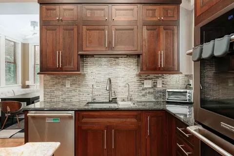 Kitchen - 904 E Broad St E, Columbus, OH 43205 photo 2 of 10
