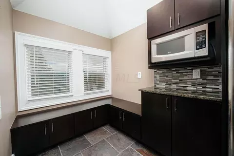 Kitchen - 904 E Broad St E, Columbus, OH 43205 photo 8 of 10