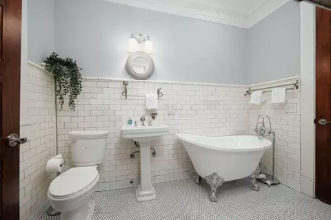 Bath - 904 E Broad St E, Columbus, OH 43205 photo 4 of 11