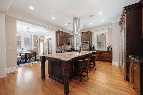 Kitchen - 904 E Broad St E, Columbus, OH 43205 photo 5 of 10
