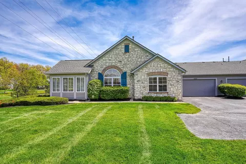 6220 Stonewalk Ln #1, New Albany, OH 43054