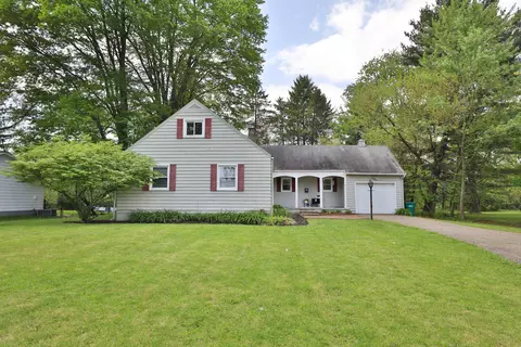 1099 Welsh View Dr, Newark, OH 43055